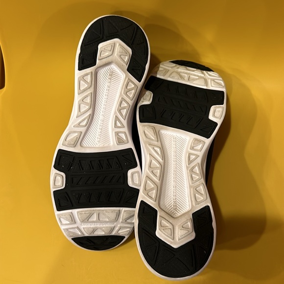 Athletic Propulsion Labs (APL) Techloom Bliss (black/black/white) - size 9.5 - Picture 5 of 5